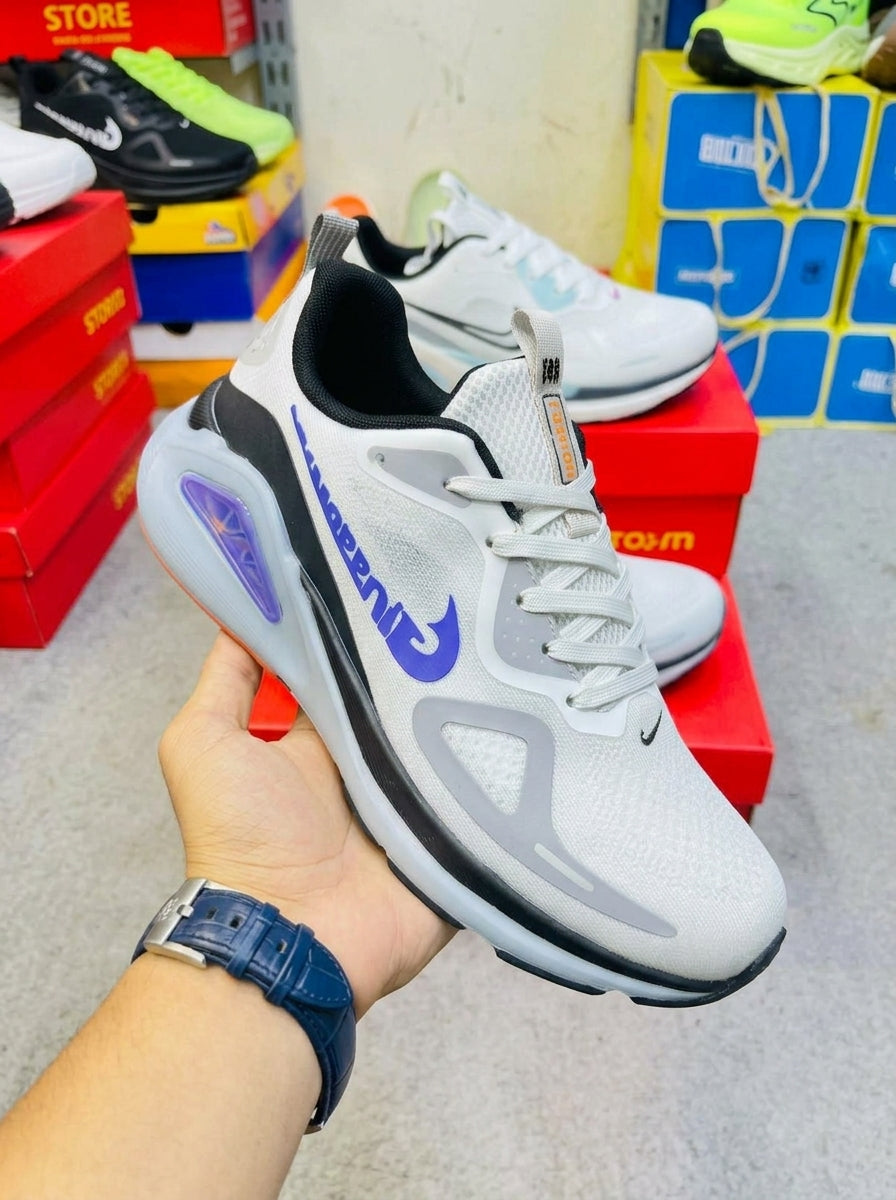 NIKE STRUCTURE 26 - GREY