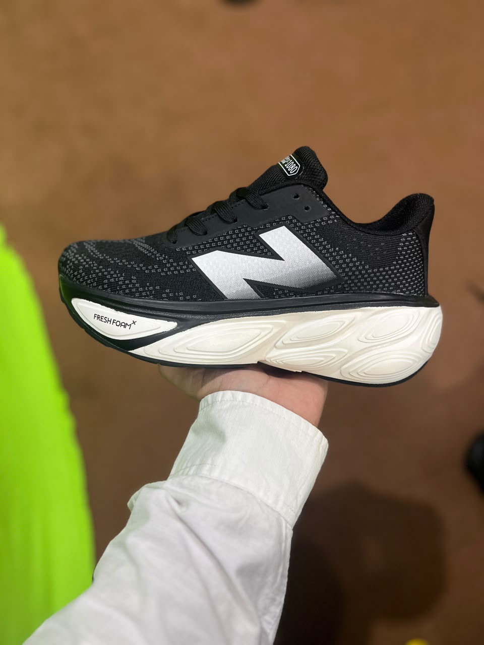 NEW BALANCE - BLACK