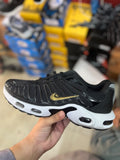 NIKE AIR MAX PLUS - BLACK