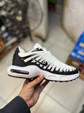 NIKE AIR MAX PLUS - WHITE