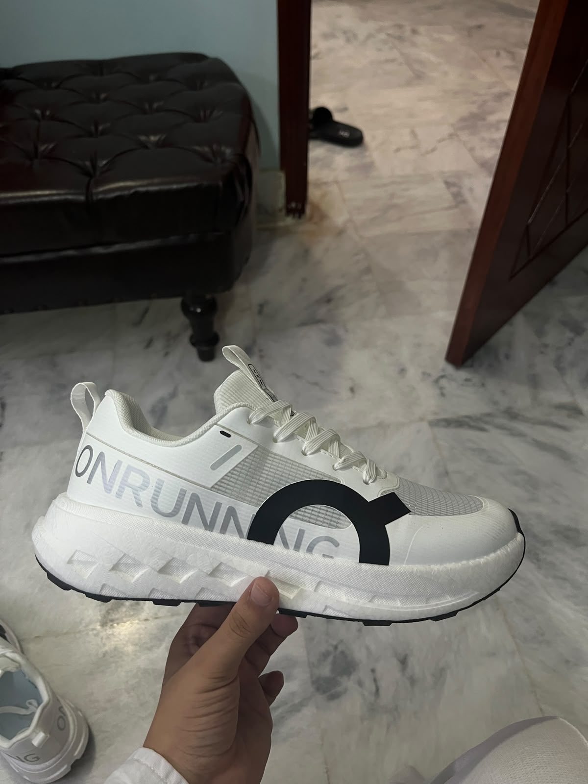 ON CLOUD- WHITE
